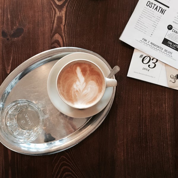 Photo prise au Coffee imrvére par Jason N. le4/14/2015
