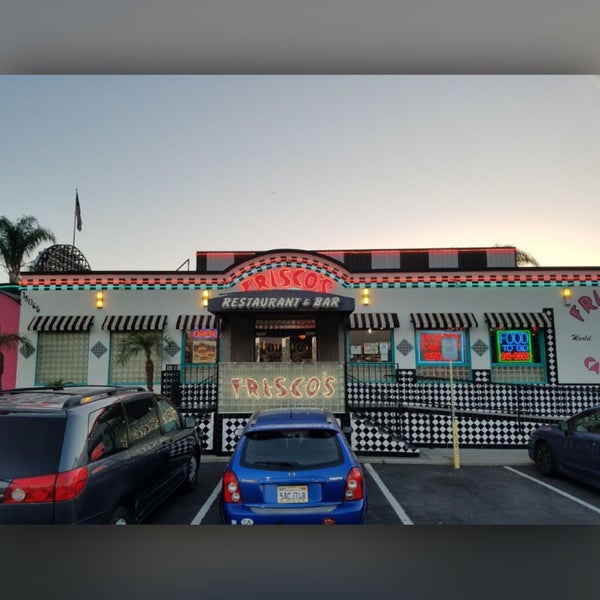 Foto tomada en Frisco&#39;s Carhop Diner  por Ronald Chino C. el 12/16/2019
