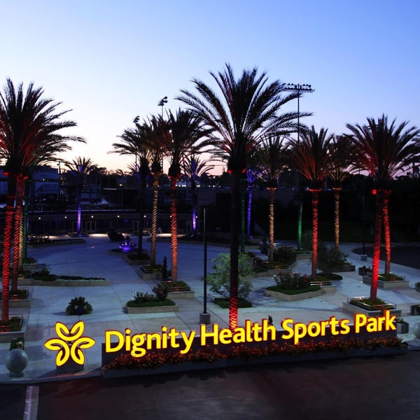 รูปภาพถ่ายที่ Dignity Health Sports Park โดย Ronald Chino C. เมื่อ 5/11/2023