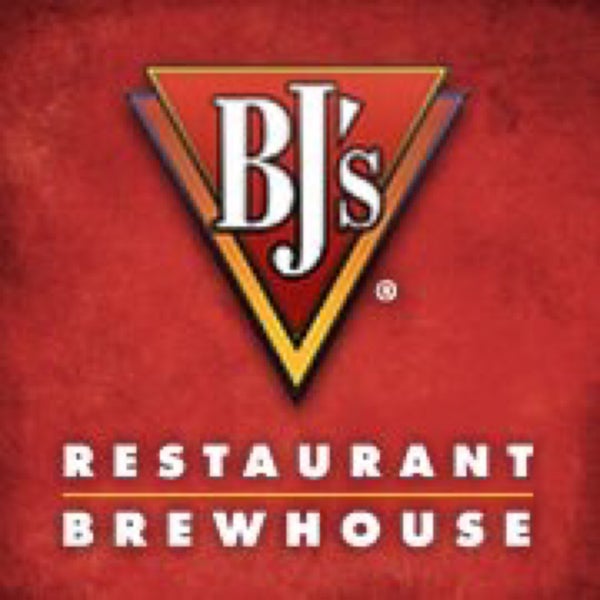Foto diambil di BJ&#39;s Restaurant &amp; Brewhouse oleh Ronald Chino C. pada 10/4/2015