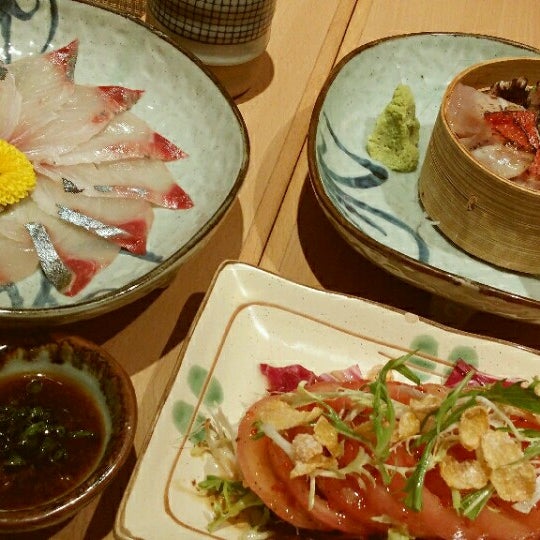 3/21/2015にSarina H.がHabitat Japanese Restaurant 楠料理で撮った写真