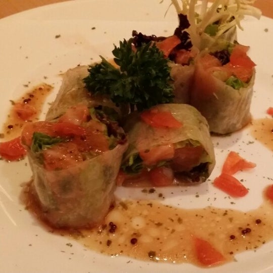 4/2/2014にSarina H.がHabitat Japanese Restaurant 楠料理で撮った写真