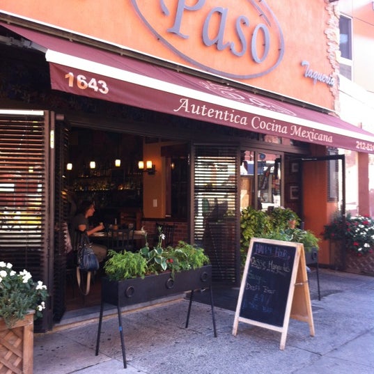Foto diambil di El Paso Restaurante Mexicano oleh Chethan S. pada 9/25/2012