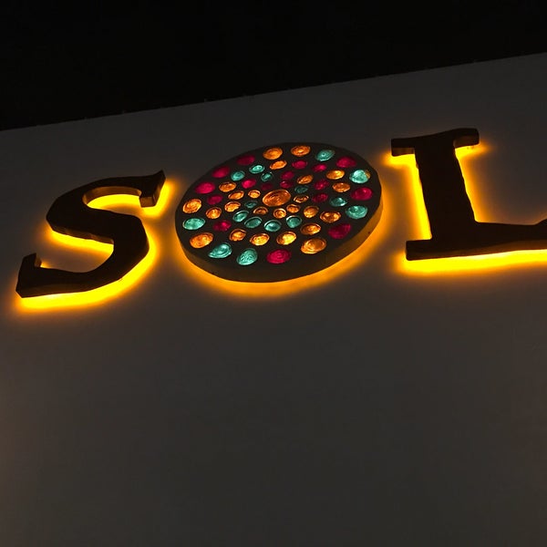 รูปภาพถ่ายที่ SOL Mexican Cocina | Newport Beach โดย Ryan S. เมื่อ 10/21/2017