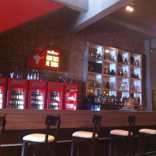 Foto tirada no(a) Rosário Resto Lounge Pub por Vanessa V. em 12/5/2012