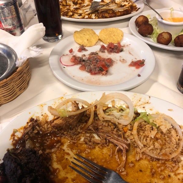 11/20/2018 tarihinde Cesar L.ziyaretçi tarafından Las Pichanchas Restaurante'de çekilen fotoğraf