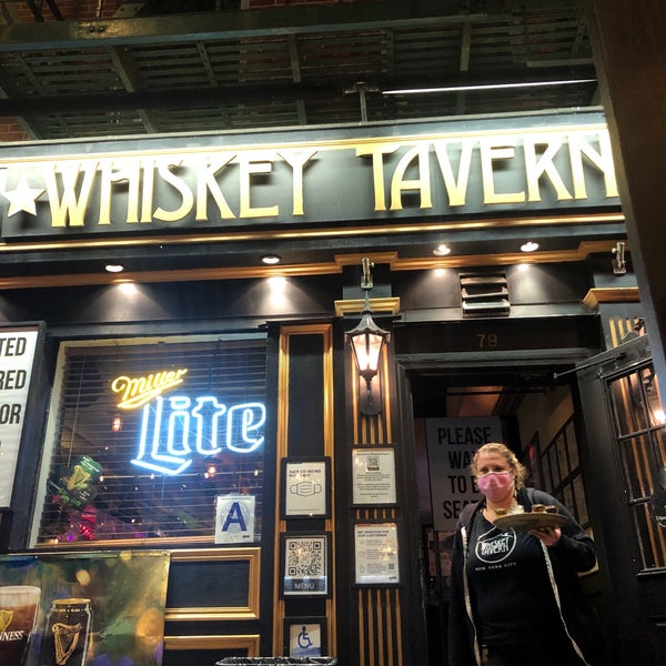 3/12/2021 tarihinde Jennifer Y.ziyaretçi tarafından Whiskey Tavern'de çekilen fotoğraf