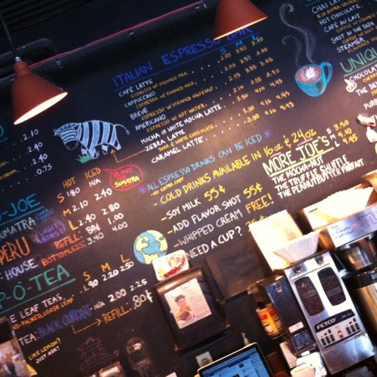 Foto diambil di Mo&#39;Joe Coffee House oleh Liza M. pada 10/23/2012