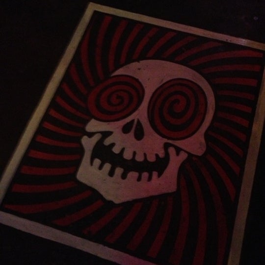 Foto tirada no(a) Laughing Skull Lounge por Chezlick em 10/18/2012