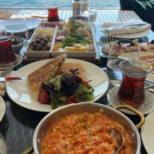 Divan Brasserie Bebek Bebek 272 tavsiye