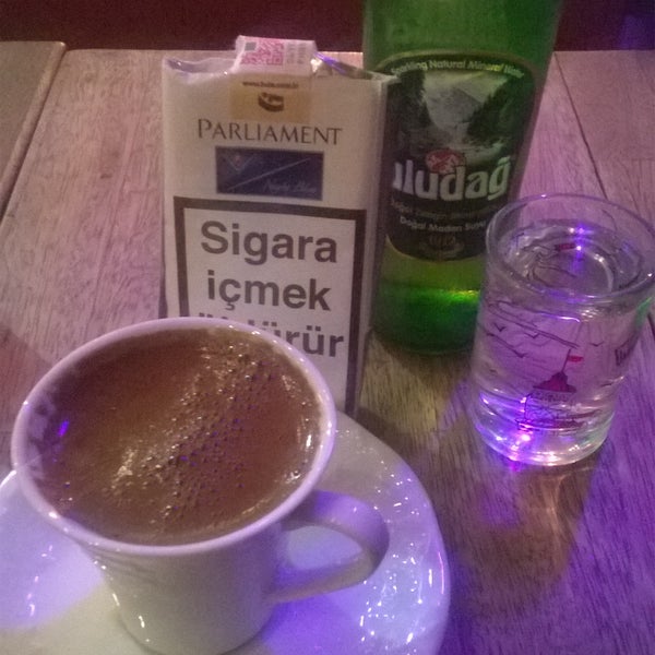 Das Foto wurde bei Şadırvan Vitamin Cafe von SaMeT A. am 6/9/2016 aufgenommen