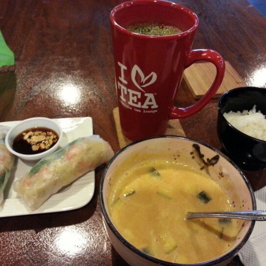 Foto tirada no(a) Kaleisia Tea Lounge por Sandy G. em 2/2/2013