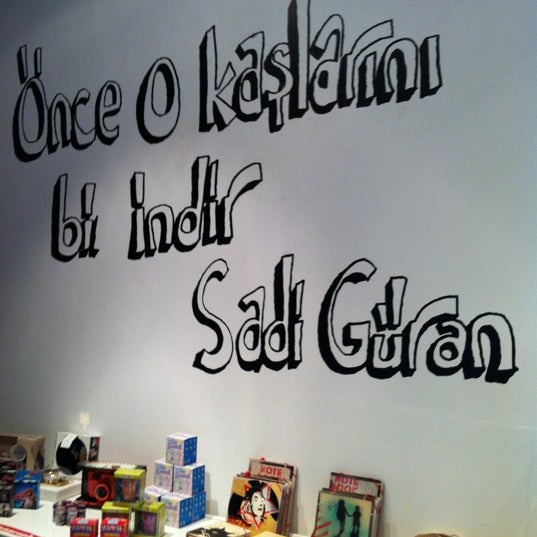 12/8/2012にZeynep Ö.がMilk Galleryで撮った写真