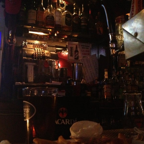 Foto diambil di Murphy&#39;s Pub oleh Edie C. pada 12/29/2012
