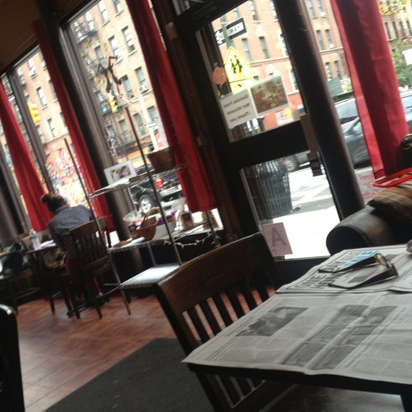7/26/2013にEdie C.がEast Harlem Cafeで撮った写真