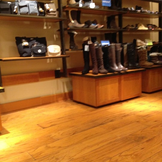 clarks shoes eastview mall