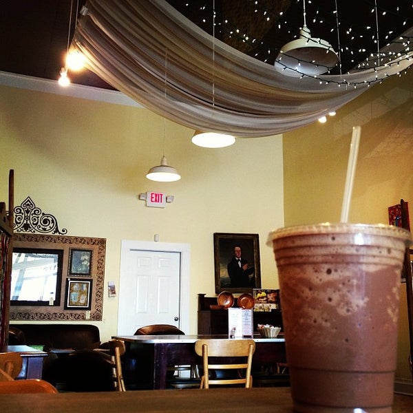 9/7/2013에 Nancie - A.님이 Natchez Coffee Co.에서 찍은 사진