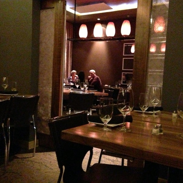2/3/2013 tarihinde Meredith M.ziyaretçi tarafından Indulge Bistro and Wine Bar'de çekilen fotoğraf