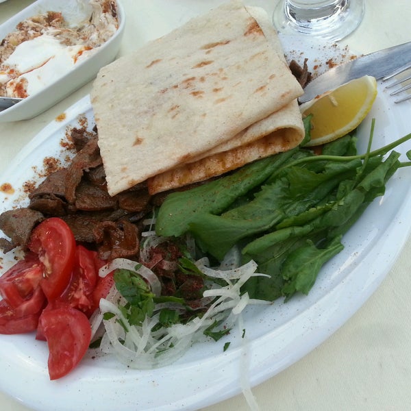Photo taken at Dombili Köfte Yemek Kebab by Ben...Hayat Ve  Sen... A. on 7/31/2016