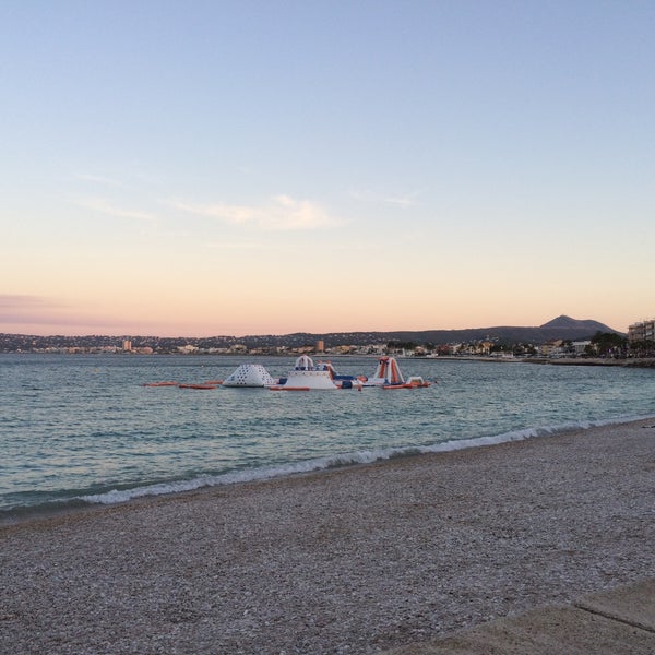 Foto tirada no(a) Cala Bandida por T🐥 D. em 7/26/2016