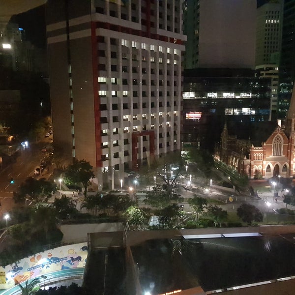 Foto tirada no(a) Pullman Brisbane King George Square por Daniel W. em 12/22/2017