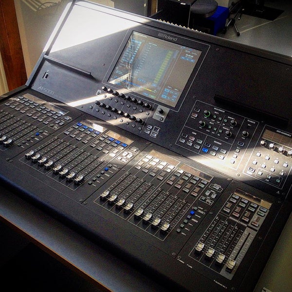 Рабочая станция roland fa-06. Роланд москва. Роланд москва. Роланд москва. Роланд москва.