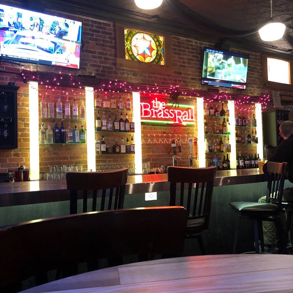 The Brass Rail Bar & Grill Restaurante americano en Plymouth