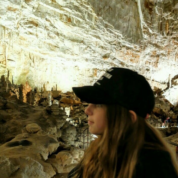 Foto diambil di Grotta Gigante oleh Fabio B. pada 8/4/2016