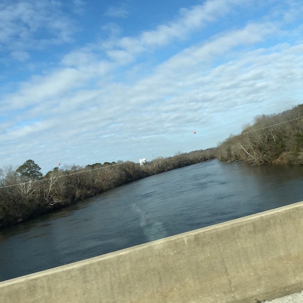 Chattahoochee River State Line River in