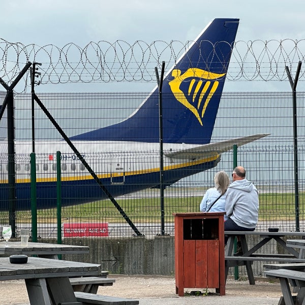 The airport pub deals