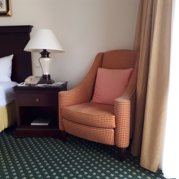 Foto diambil di Lisbon Marriott Hotel oleh Alana pada 8/3/2018