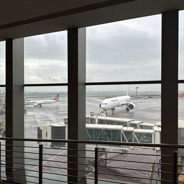 12/25/2023 tarihinde Alanaziyaretçi tarafından O. R. Tambo International Airport (JNB)'de çekilen fotoğraf