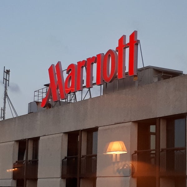 รูปภาพถ่ายที่ Lisbon Marriott Hotel โดย Alana เมื่อ 1/19/2018