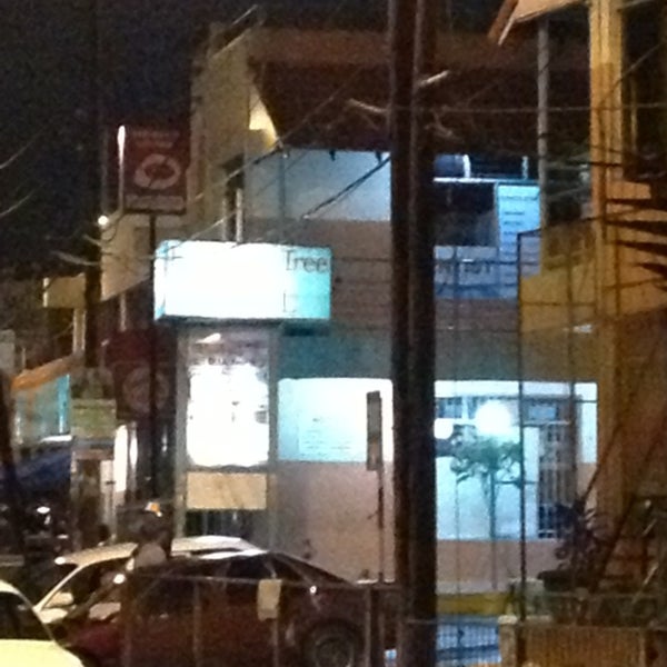 Half Way Tree Mall 3 tips from 91 visitors