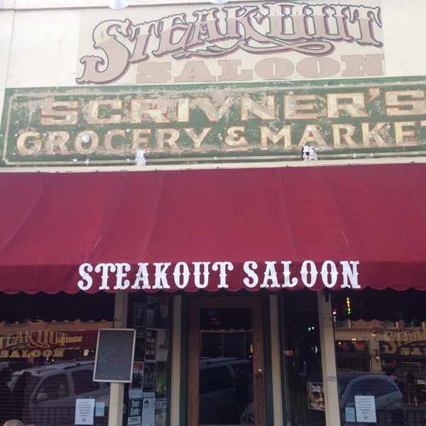 Foto scattata a Steak-Out Saloon da John O. il 5/4/2014