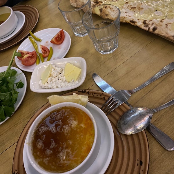 Das Foto wurde bei Flash Restaurant von Ufuk Çevik am 6/5/2021 aufgenommen
