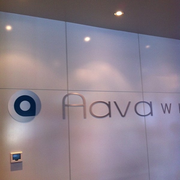 รูปภาพถ่ายที่ Aava Whistler Hotel โดย Shawn C. เมื่อ 12/12/2012