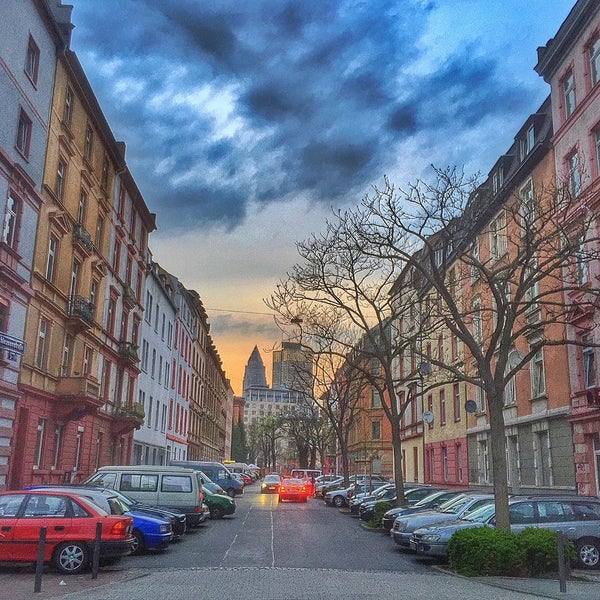 4/16/2015 tarihinde Marcus F.ziyaretçi tarafından Frankfurter Botschaft'de çekilen fotoğraf