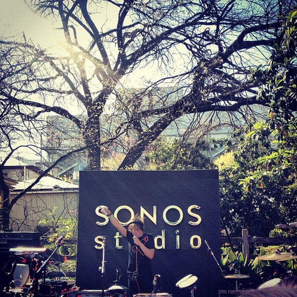 3/14/2013에 Holly J.님이 Sonos Studio @ SXSW에서 찍은 사진