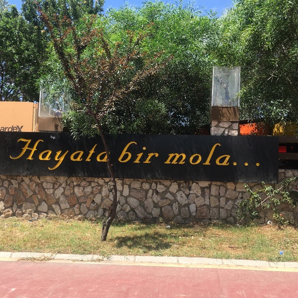 Photo taken at Kahve Diyarı &amp; Tiryaki Shisha Lounge by Sevgi on 6/16/2018