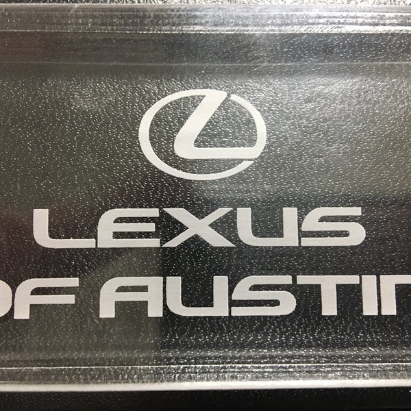 Das Foto wurde bei Lexus of Austin von Brian M. am 3/30/2016 aufgenommen