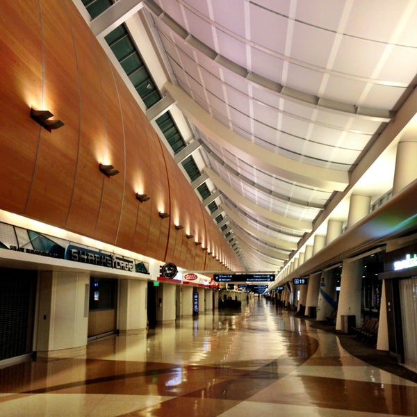 Foto scattata a San Jose Mineta International Airport (SJC) da Brian M. il 4/20/2013
