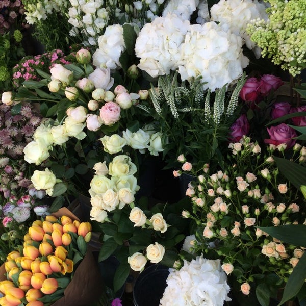 The Flower Stall at the Queen's Elm Chelsea Fulham Road