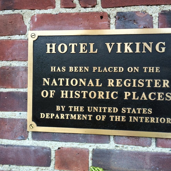 8/15/2015 tarihinde Eric O.ziyaretçi tarafından Hotel Viking'de çekilen fotoğraf