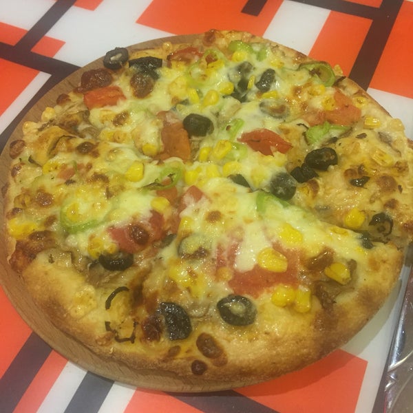 Пицца маргарита в подарок. Pizza line. Пицца свободный. Pizza line. Pizza line.