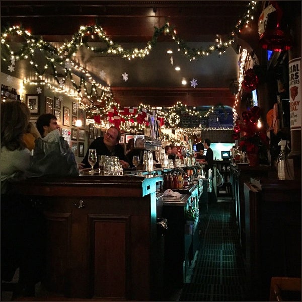 12/8/2014 tarihinde Ahsan K.ziyaretçi tarafından Bad Dog Tavern &amp; Grill'de çekilen fotoğraf