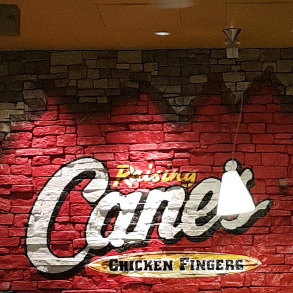 Foto tirada no(a) Raising Cane&#39;s Chicken Fingers por Mike S. em 12/30/2019