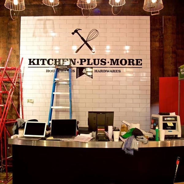 รูปภาพถ่ายที่ Kitchen Plus More โดย Kitchen Plus More เมื่อ 2/24/2016