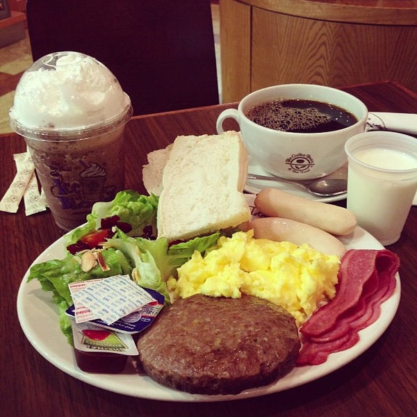 Photos at The Coffee Bean & Tea Leaf Café in Tampines