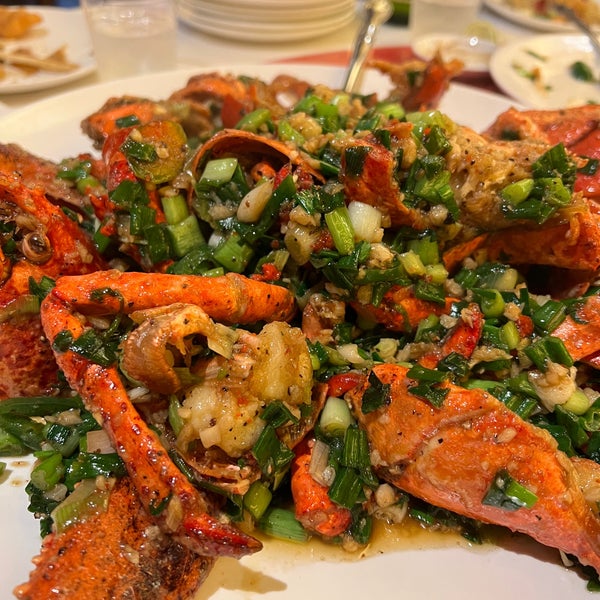 Foto scattata a Newport Tan Cang Seafood Restaurant da Wai il 1/30/2022